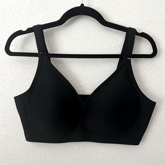 Other - NWOT Black Women's Wire Free Bra/Bralette